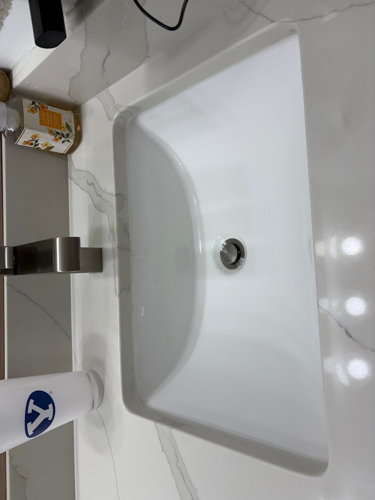 Sink after professional cleaning